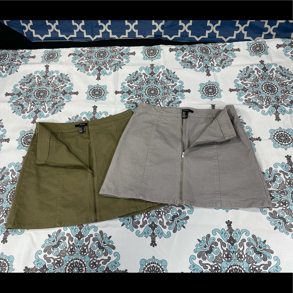 (2) Forever21 Cotton Pleated Mini Skirts